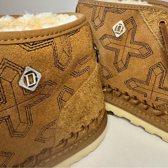 UGG Men\'s Boots in Tan and Brown main image 5
